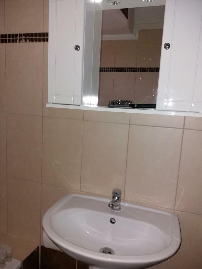 Jordan'S Appartment At Неа Миханиона Екстериор снимка